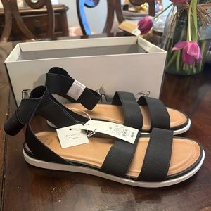 A NEW DAY Esme Sandals Memory Foam Size 8.5 BRAND NEW NWT